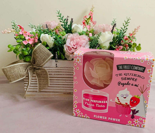 The Fruit Company Flower Reed - Strawberries and Cream - costadelsouthport.com